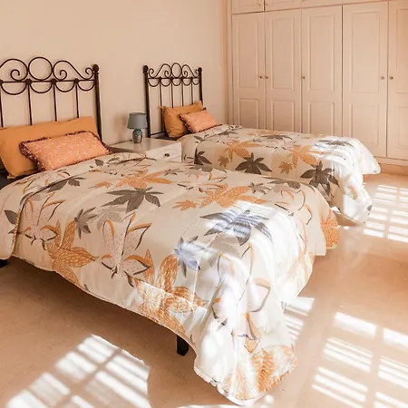 公寓 Penthouse En La Playa Del Duque 阿德耶