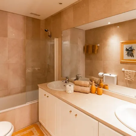 Penthouse En La Playa Del Duque 公寓 *
