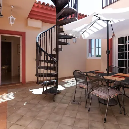 Penthouse En La Playa Del Duque 公寓